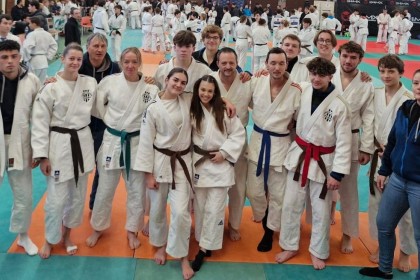 Coupe des ceintures de couleur à Bourbonne-les-Bains en Haute-Marne.